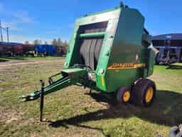 2001 John Deere 457 baler