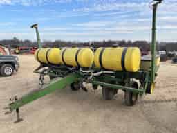 JOHN DEERE 7000 PLANTER