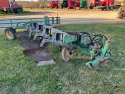JOHN DEERE 2600 PLOW