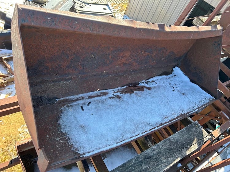 UNKNOWN 60″ BUCKET