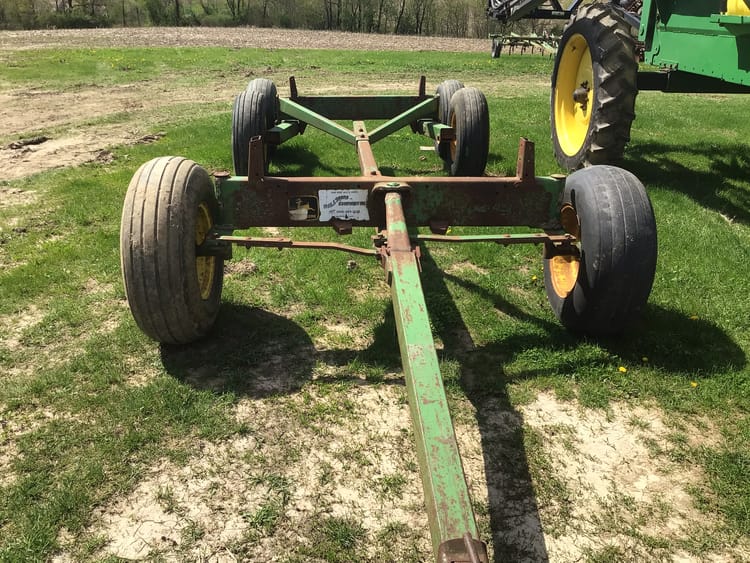 JOHN DEERE WAGON W1275