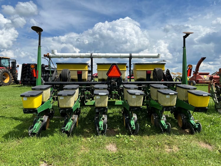 2004 JOHN DEERE 1780 PLANTER
