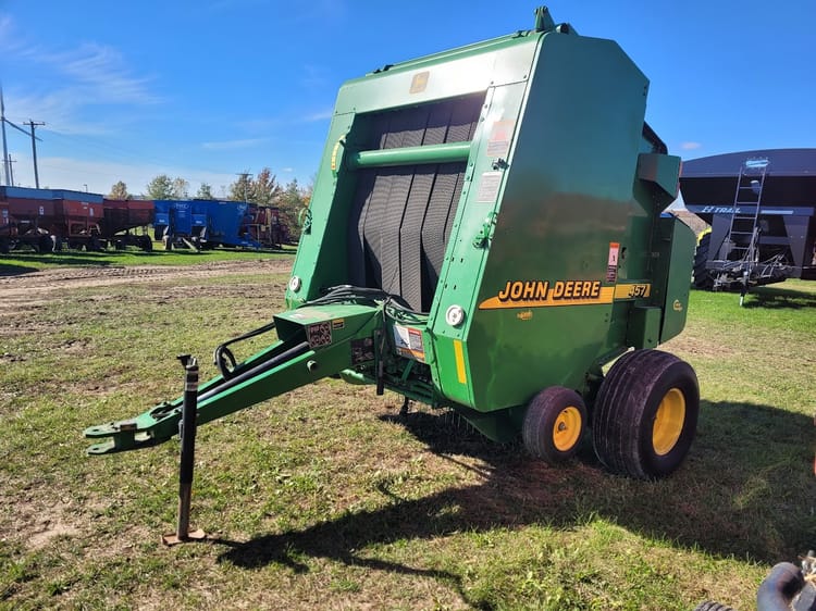 2001 John Deere 457 baler