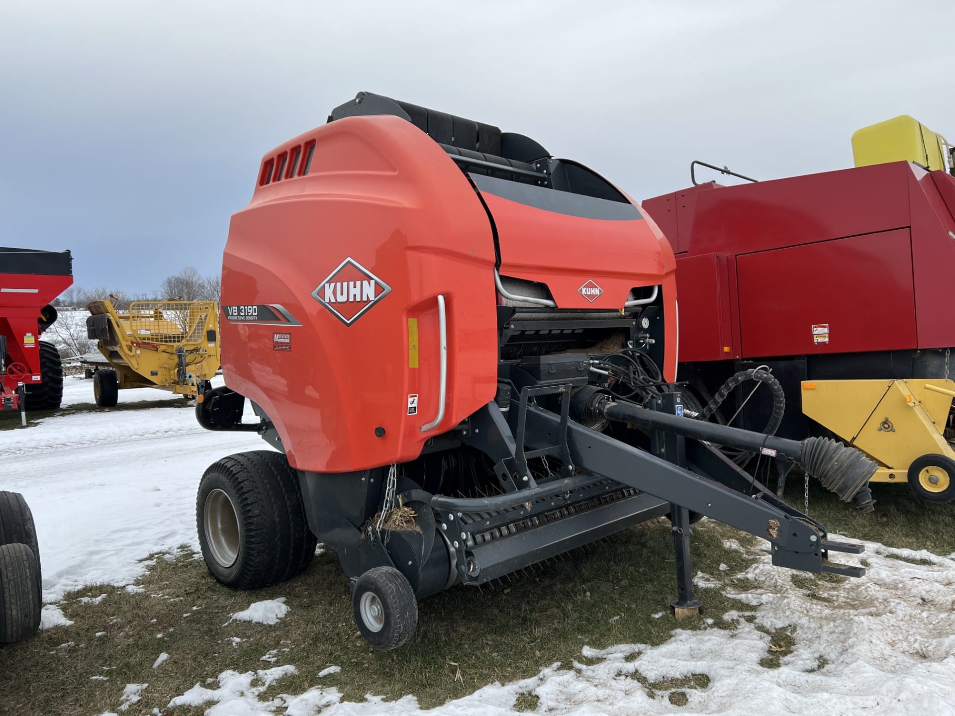 2019 KUHN VB3190 ROUND BALER