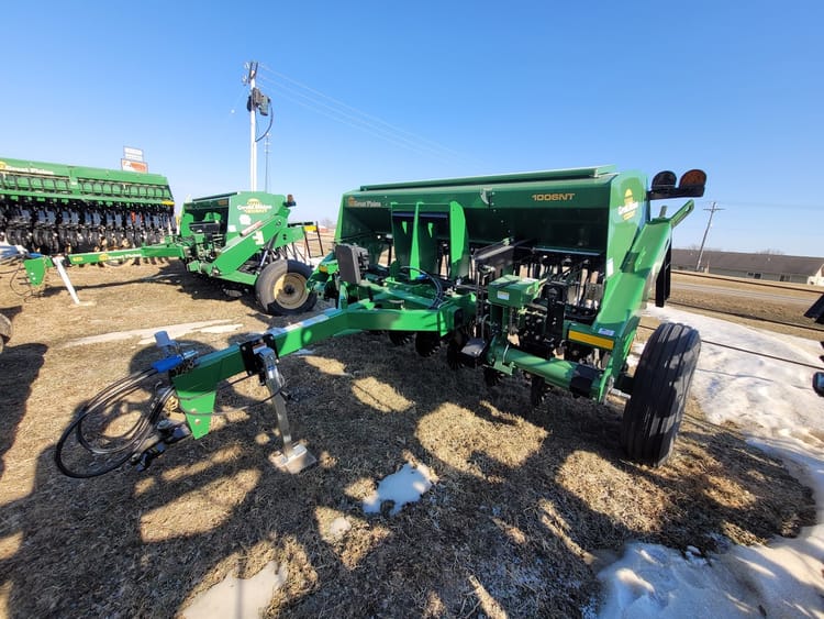 Great Plains 1006NT no-till grain drill for sale in Cashton WI at Portland Implement