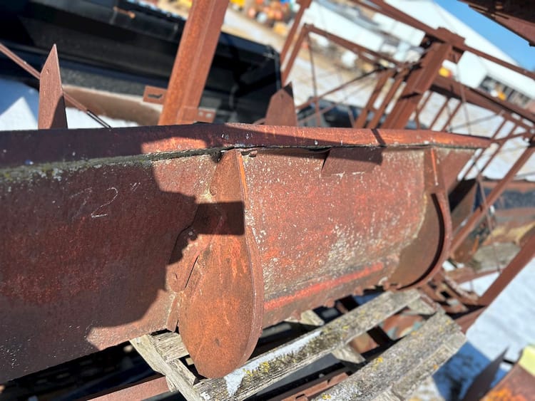UNKNOWN 36″ BUCKET