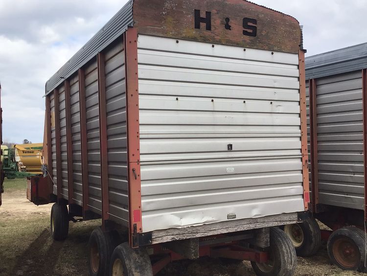 H&S FORAGE BOX 7+4
