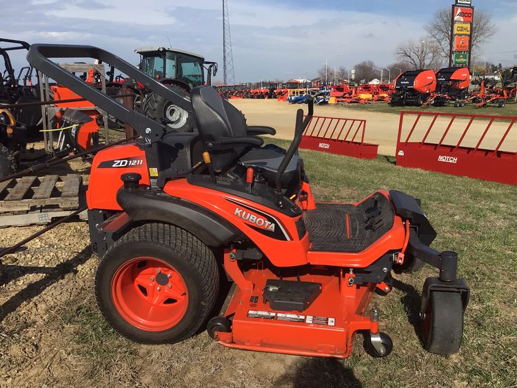 KUBOTA ZD1211 ZERO TURN MOWER