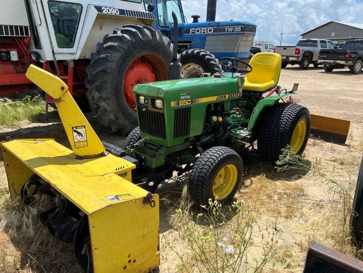 JOHN DEERE 650 TRACTOR & SNOWBLOWER